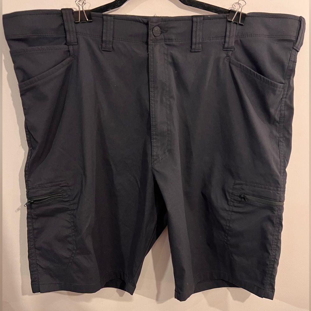 Wrangler Black Cargo Shorts Relaxed Fit